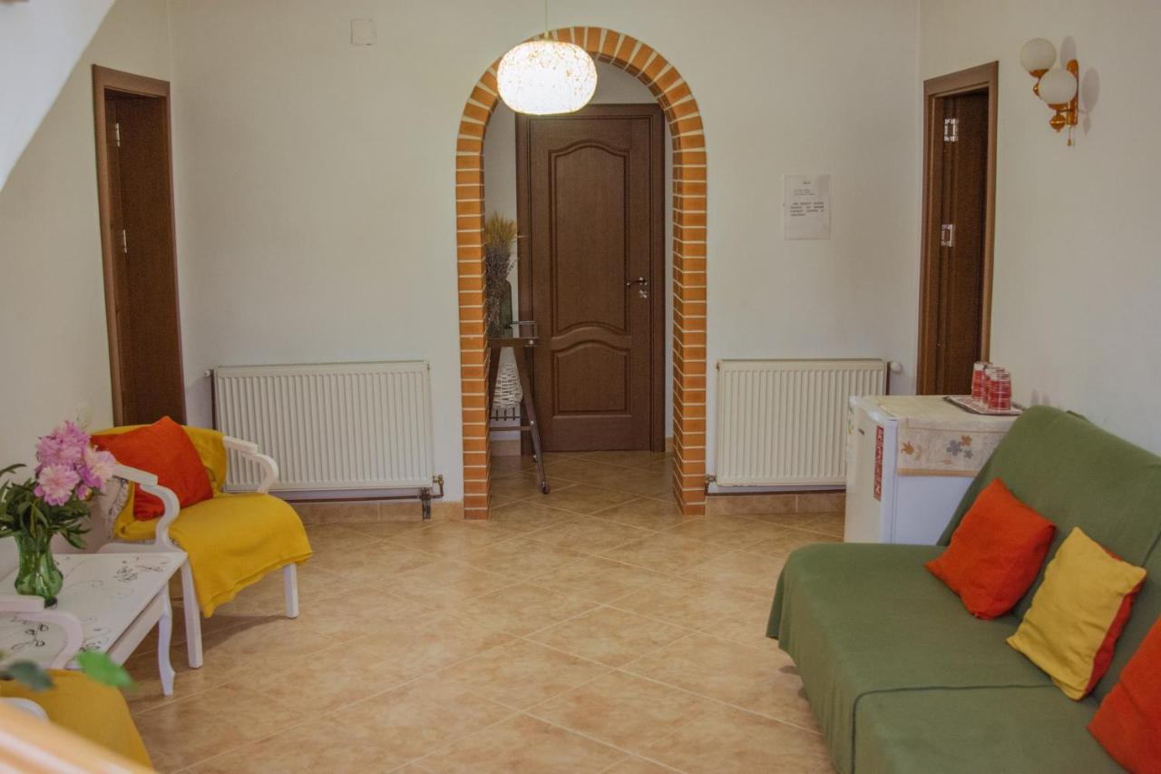 Pensiunea Casa Elena Corbeni Bagian luar foto